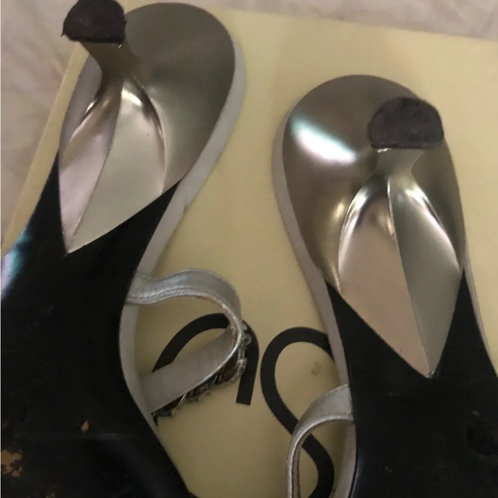 St. John size 10 silver rhinestone kitten heel w/ silver wore 1-2x
